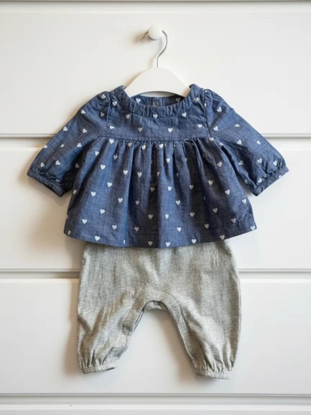 Baby Gap Onepiece 2-in-1 Chambray Heart Print Jumpsuit 0-3 Months